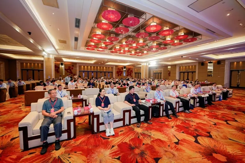 Shandongin teräsrakenneteollisuusyhdistyksen neljä vaihetta uuden tekniikan konferenssissa ja näyttelyssä